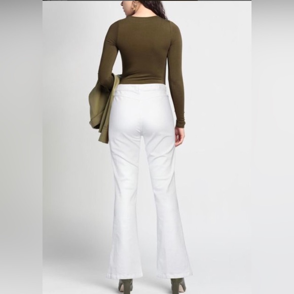 🆕GUESS WHITE DENIM HIGH RISE FLARE(Sz 28 & 29) - Picture 2 of 16